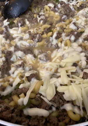 A picture of Philly cheesesteak pasta.