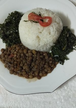A picture of Rice served with kamande.
