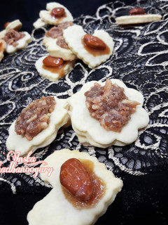 عکسی از دستور شیرینی بادام عسلی 🥜🍯