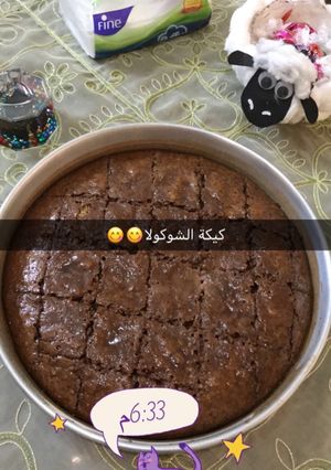 صورة لوصفة كيكة مغطاه بالشوكولاتة