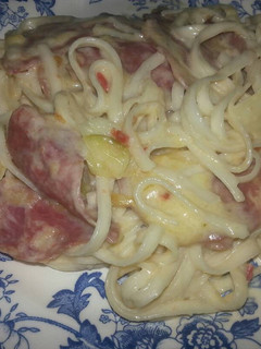 Una foto de Linguine chinos con salchichón