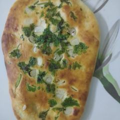 A picture of Garlic Naan.