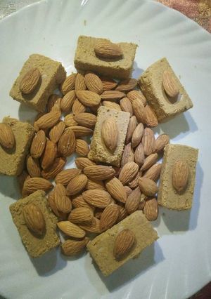 A picture of Besan gur ki barfi.