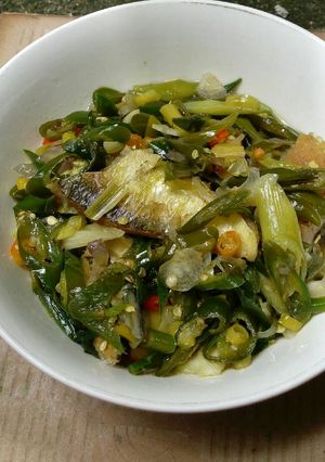 Foto resep Steam ikan asin sedap dan praktis
