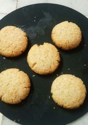 કોકોનટ કૂકીઝ(Coconut Cookies Recipe in Gujarati) રેસીપી મુખ્ય ફોટો