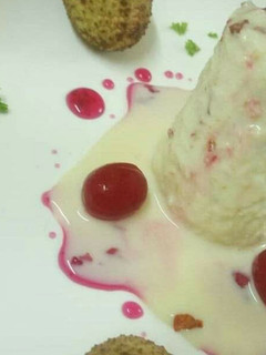 A picture of Chilli litchi icecream.