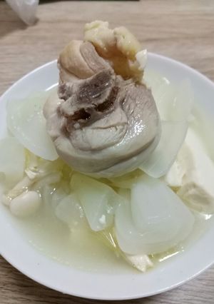 洋蔥雞肉湯 的食譜成品照片