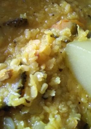 A picture of Mix veg dal.