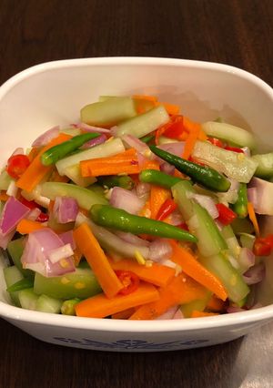 A picture of Indonesian Fresh Cucumber Pickles (Acar Ketimun).
