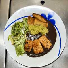 ### CAZÓN DORADO EN MANTECA AL AJO CON PAPRIKA-レシピのメイン写真