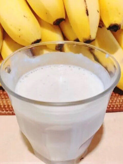 香蕉果昔smoothie 的食譜成品照片