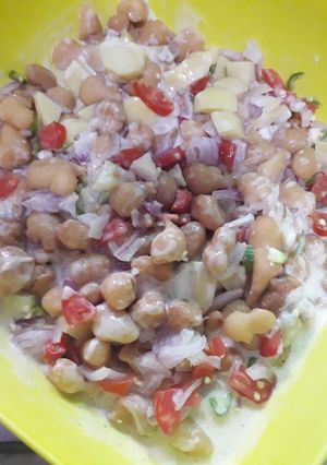 A picture of Dahi Pholki.