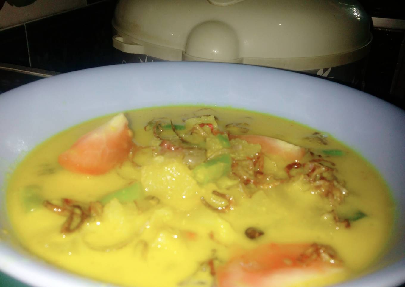 Soto kikil sapi dan tahu