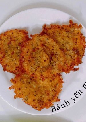 Hình của món Bánh yến mạch hạt chia cho bé ăn dặm.