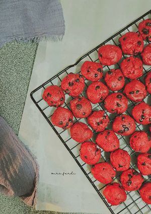 Foto resep Red Velvet Chips Soft mini cookies. Simple No mixer..!