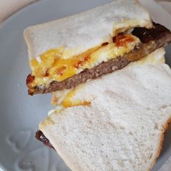 A picture of My Burger Sandwich 💖.