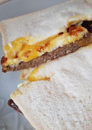 A picture of My Burger Sandwich 💖.