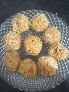 મમરા ના લાડુ (Mamra Ladoo Recipe in Gujarati) રેસીપી મુખ્ય ફોટો