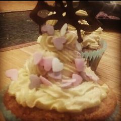 A picture of My first cupcake.