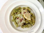 Gambar pasta fusilli pakai pesto