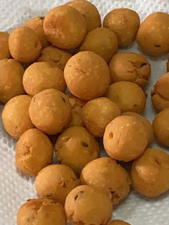 உப்பு சீடை (Uppu seedi recipe in tamil) செய்முறை முக்கிய புகைப்படம்