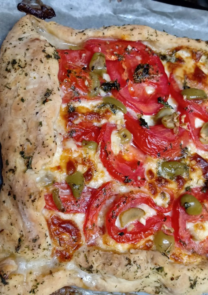 Una foto de Tarta salada rústica 🌾🍅