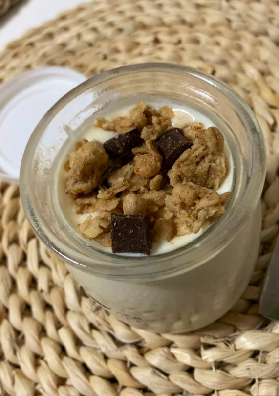 Una foto de Yogurt de proteínas en yogurtera