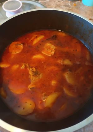 Una foto de Estofado de Cerdo con Papas 😋
