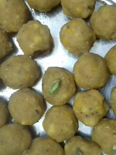 கடலைப்பருப்பு லட்டு (Kadalai paruppu laddo recipe in tamil) செய்முறை முக்கிய புகைப்படம்