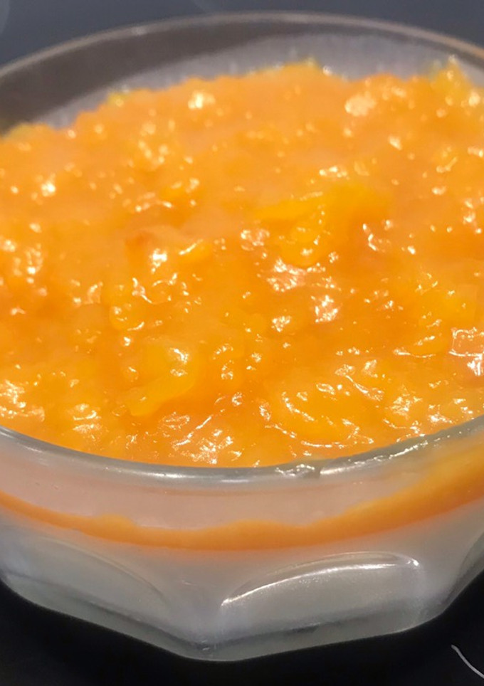 Una foto de Panna-Cotta de naranja