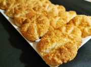 Una foto de galletas de coco