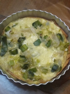 Una foto de Tarta de cebolla, puerro y queso muy fácil