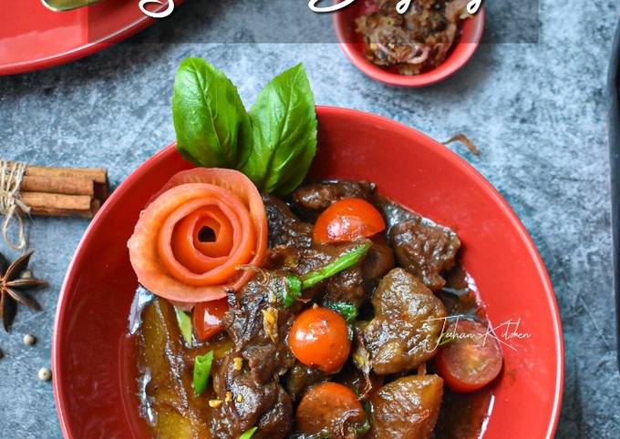 Semur Daging dengan kentang