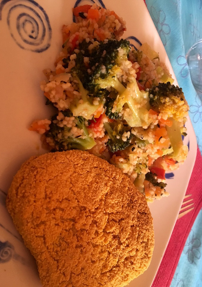 Una foto de Cuscús con verduras