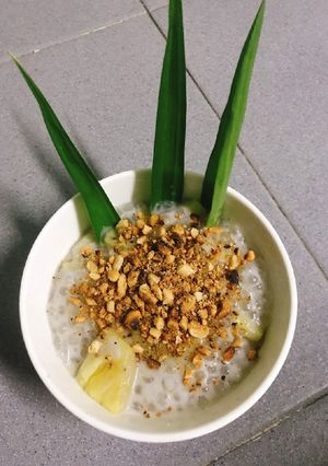 A picture of Chè Chuối (Vietnamese Banana and Sweet Potato Dessert).