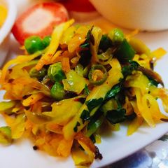 A picture of Green peas cabbage stir fry.