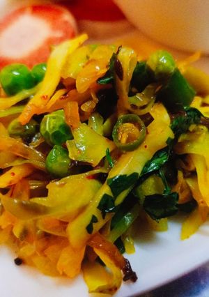 A picture of Green peas cabbage stir fry.