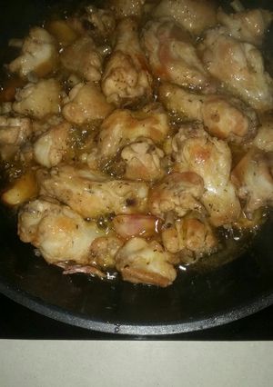 Una foto de Pollo a la cerveza con limón