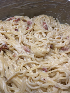 Una foto de Tallarines a la carbonara