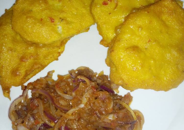 Fry yam with onion sauce
