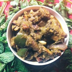 A picture of Capsicum chicken mint gravy.