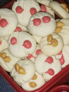 A picture of Whipped Shortbread Cookies.