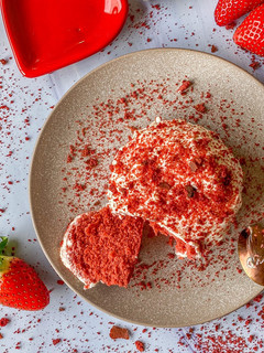 Una foto de Mug cake Red Velvet