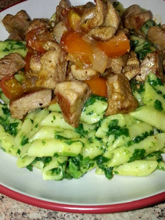 Una foto de Pasta con espinacas