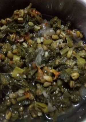 मूंग दाल पालक (Moong dal palak recipe in hindi) रेसिपी मुख्य फोटो