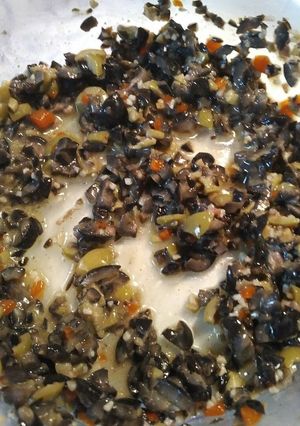A picture of Olive Tapenade.