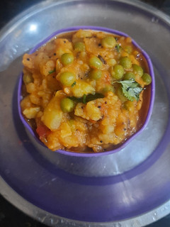 கிழங்கு பட்டாணி மசாலா(peas potato masala recipe in tamil) செய்முறை முக்கிய புகைப்படம்