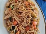 Una foto de calabacin pasta integral