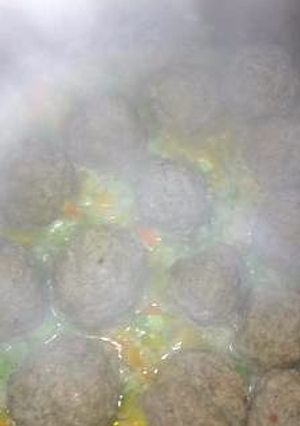Una foto de Albóndigas en salsa de cebollas