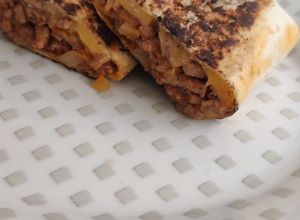 Foto principal de Burrito casero de carne picada y cheddar